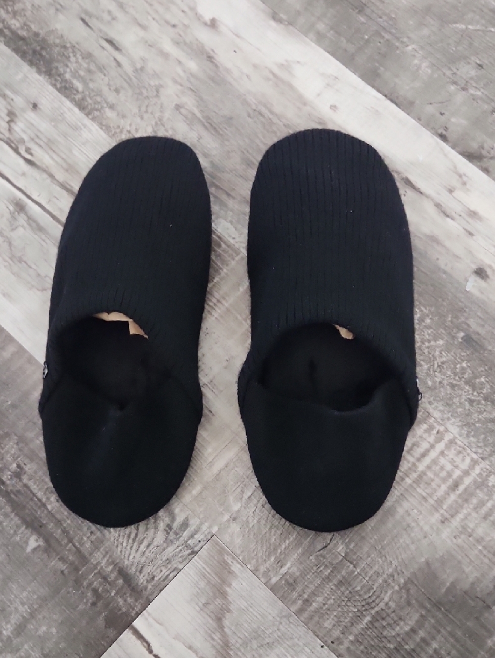 Lululemon Cashmere and Wool Slippers - Picture 3 of 4